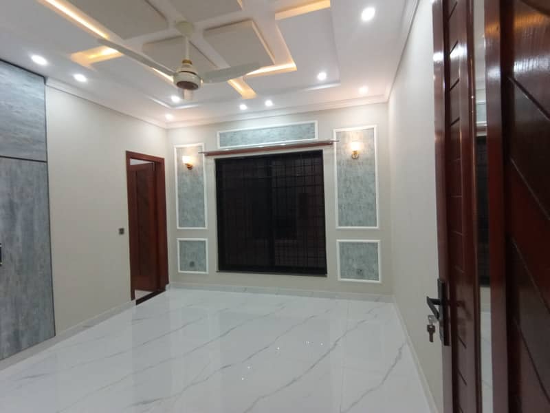 FOR SALE VERY REASONABLE PRICE 10 MARLA BRAND NEW HOUSE IN SECTOR C BAHRIA TOWN LAHORE 41