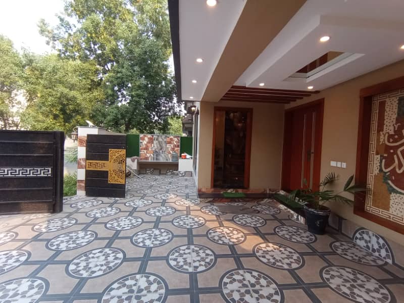 10 MARLA BRAND NEW HOUSE FOR SALE VERY REASONABLE PRICE IN SECTOR E BAHRIA TOWN LAHORE 2