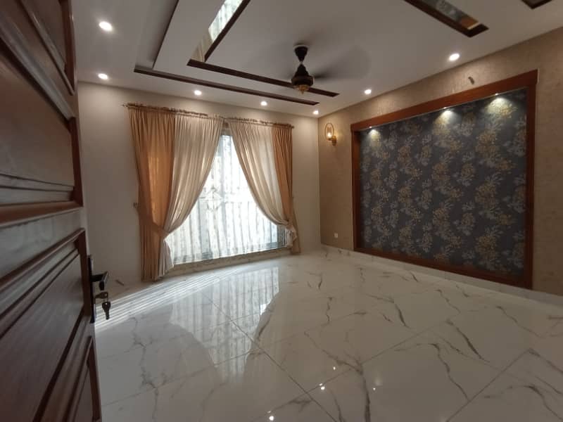 10 MARLA BRAND NEW HOUSE FOR SALE VERY REASONABLE PRICE IN SECTOR E BAHRIA TOWN LAHORE 16