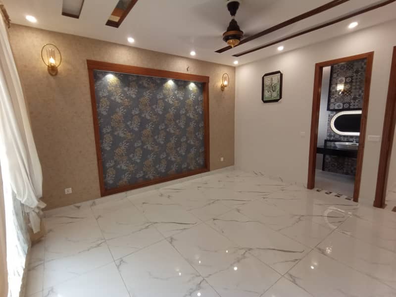 10 MARLA BRAND NEW HOUSE FOR SALE VERY REASONABLE PRICE IN SECTOR E BAHRIA TOWN LAHORE 18