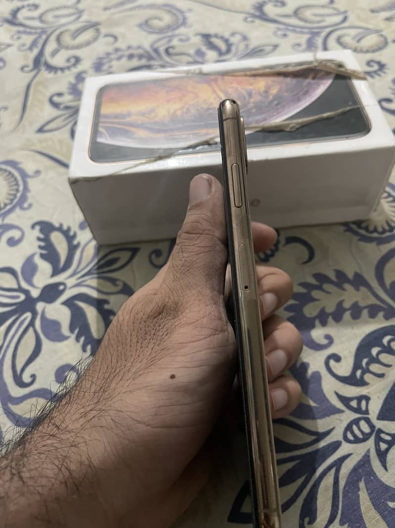 Iphone XS MAX 64 GB Non PTA FU 2