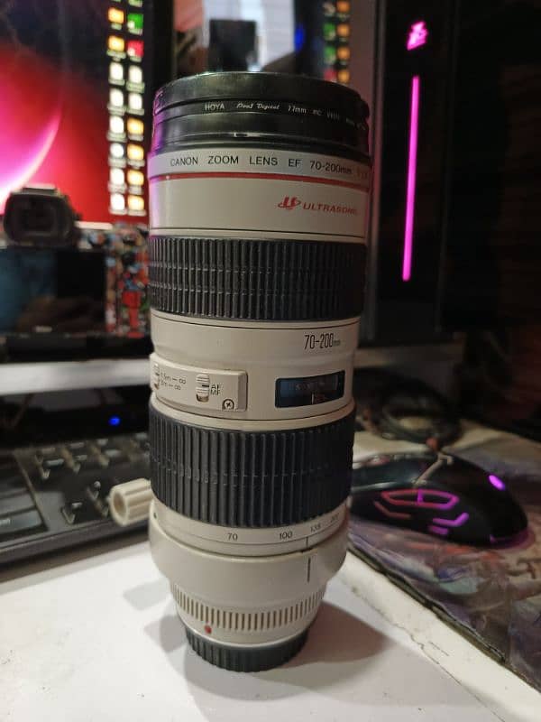 Canon 70-200 F/2.8 IS 0