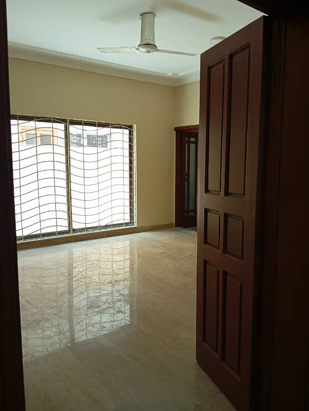 1 Kanal Beautiful Hot Location House With 5 Beds Is Available For Rent In DHA Phase 4 ,Lahore 3