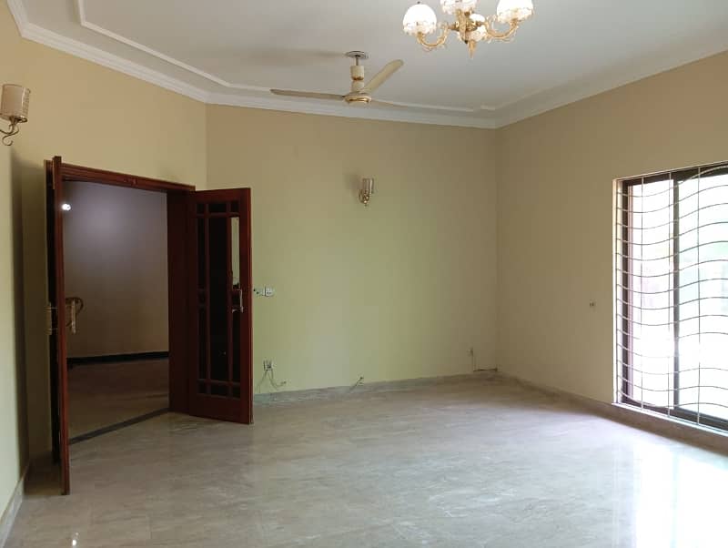 1 Kanal Beautiful Hot Location House With 5 Beds Is Available For Rent In DHA Phase 4 ,Lahore 5