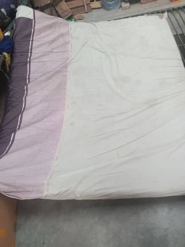 mattress 0