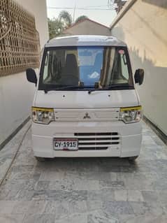 Mitsubishi Minicab Nissan clipper Hijet every attrai