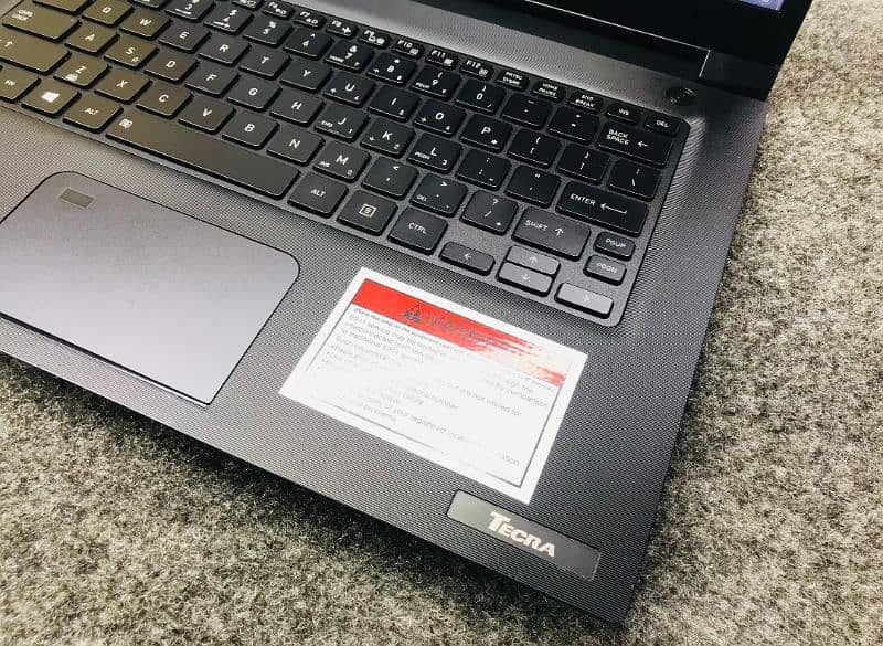 TOSHIBA DYNABOOK ULTRA SLIM  | i5 / 8th Gen  | 8GB RAM + 256GB SSD 3