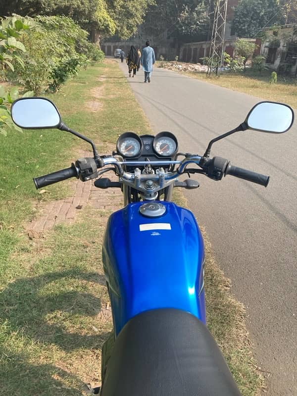 YAMAHA YB 125 Z 2019 5