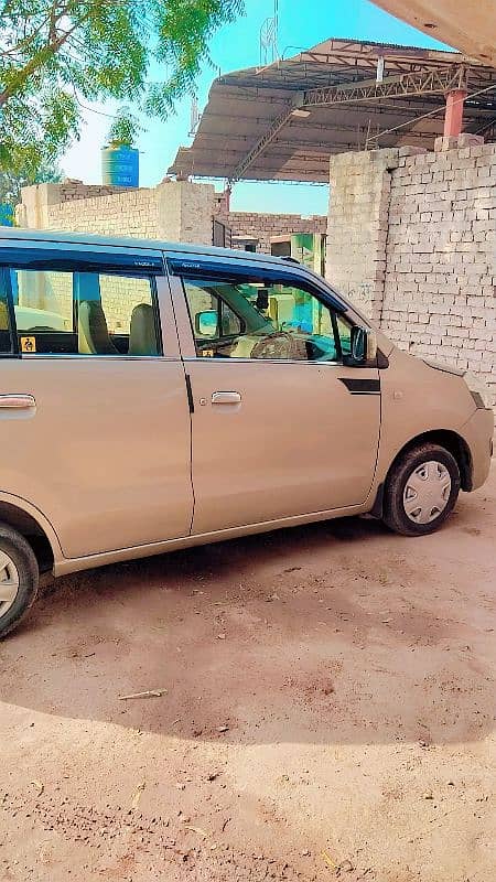 Suzuki Wagon R 2015 11