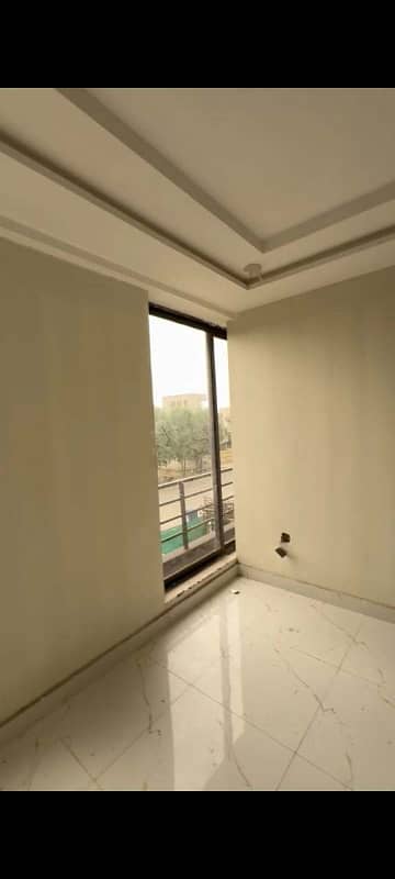 1BED NON FURNISHED APARTMENT IS AVAILABLE FOR SALE IN SECTOR E IQBAL BLOCK BAHRIA TOWN LAHORE 4