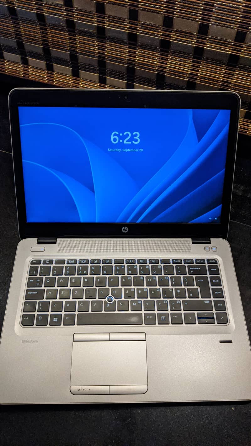 Hp Elitebook i5 6th gen 8/256 14