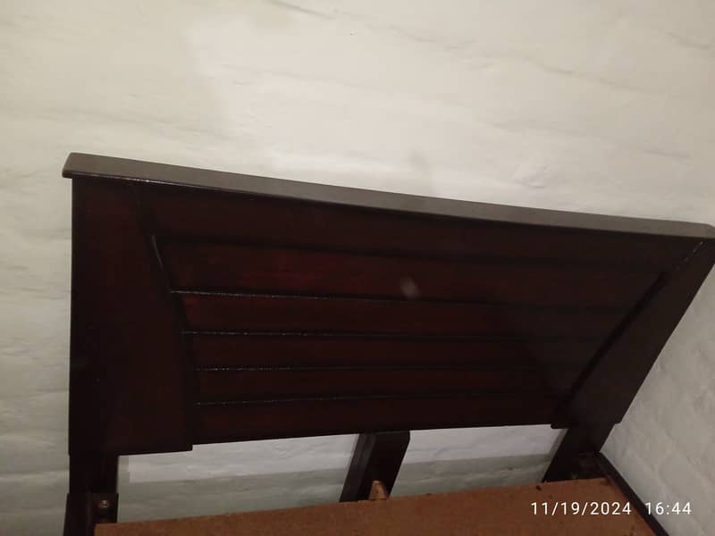 single bed wooden 1