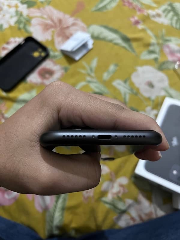 Iphone 11 non pta 64GB price 65k 4