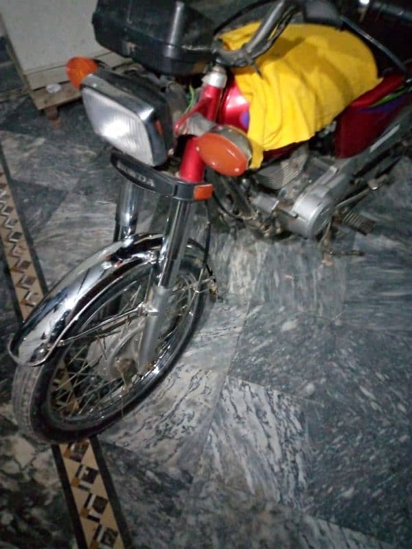 Honda 125 17 model for sale lush condition dealr hazrat add sa for rhn 1