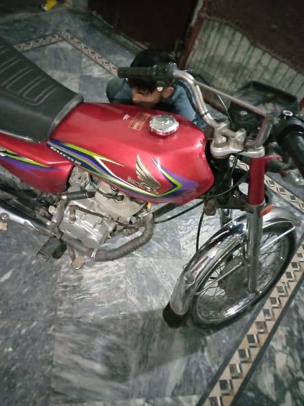 Honda 125 17 model for sale lush condition dealr hazrat add sa for rhn 3