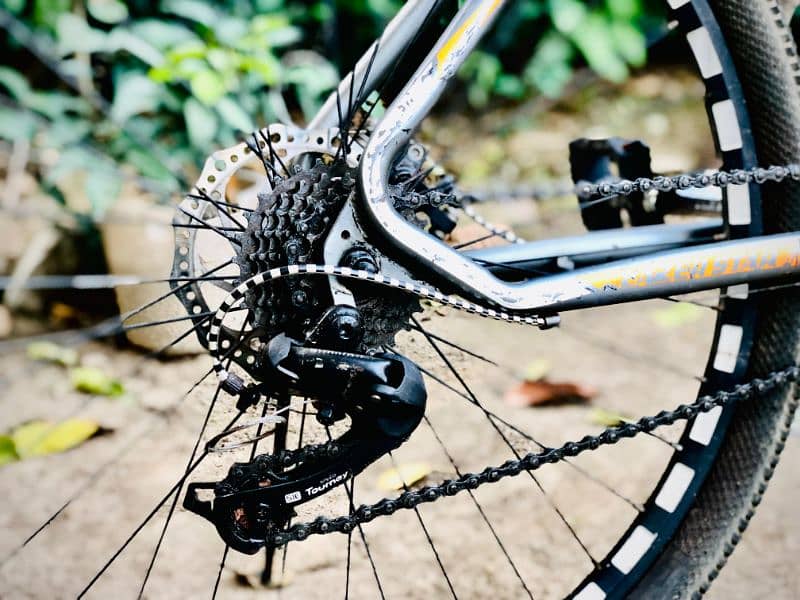 Imported Gear cycle with Shimano gears 4