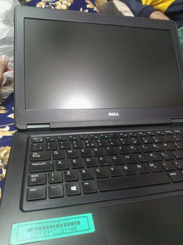 Dell Laptop Core i3 5Gen 8/128 GB SSD HD Display 2