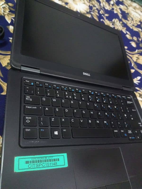 Dell Laptop Core i3 5Gen 8/128 GB SSD HD Display 3