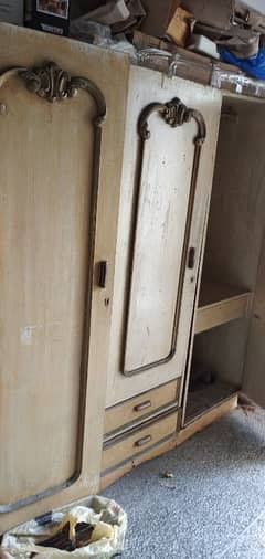 3 doors wardrobe