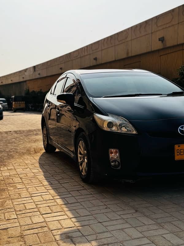 Toyota Prius 2011/2015 FULL ORIGINAL CONDITION INSIDE AND OUTSIDE 4