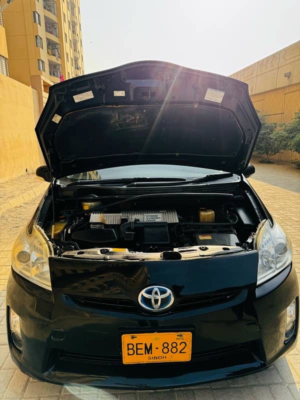 Toyota Prius 2011/2015 FULL ORIGINAL CONDITION INSIDE AND OUTSIDE 17