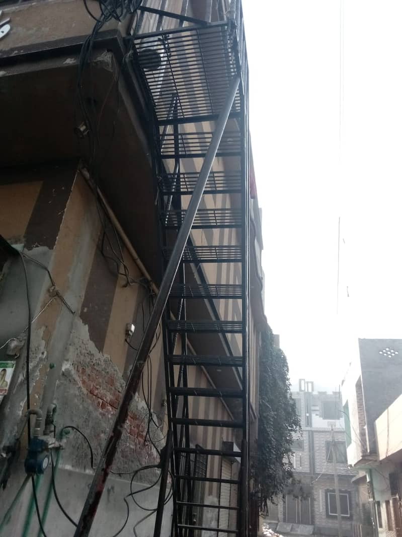 Strong and Durable Iron Stairs for Sale 0