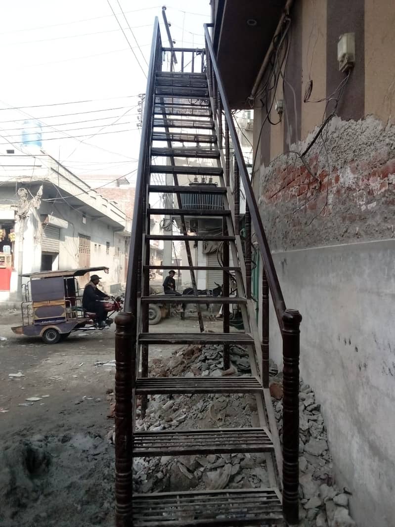 Strong and Durable Iron Stairs for Sale 3