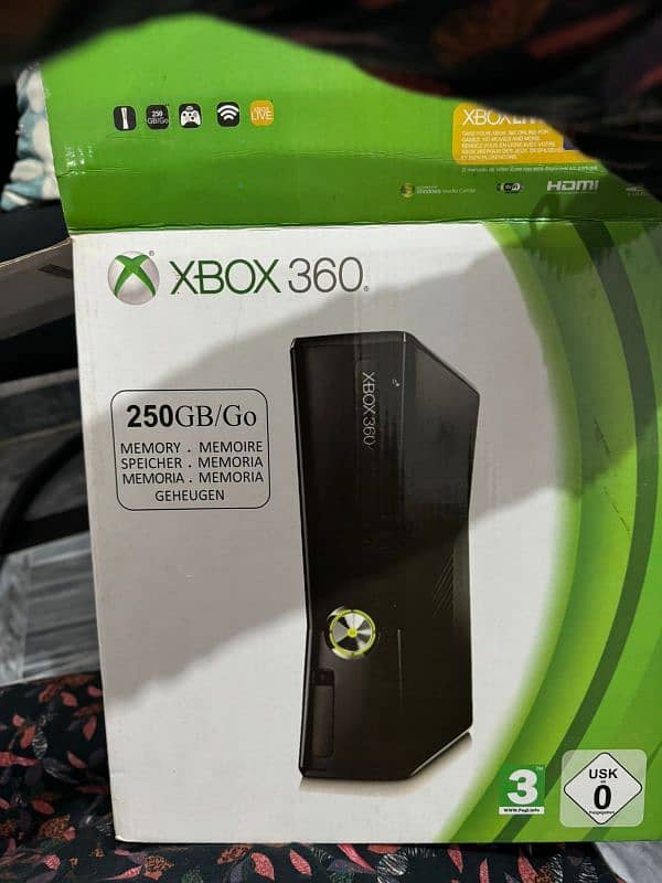 Xbox 360 250gb with two controllers 2