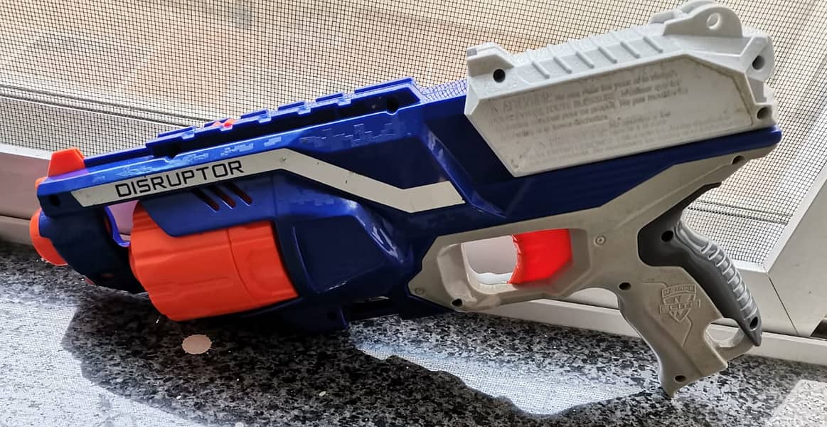 Nerf blaster with bullet pack 1