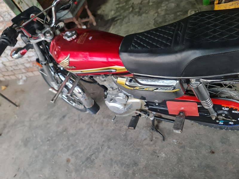 Honda 125 Special Edition 5