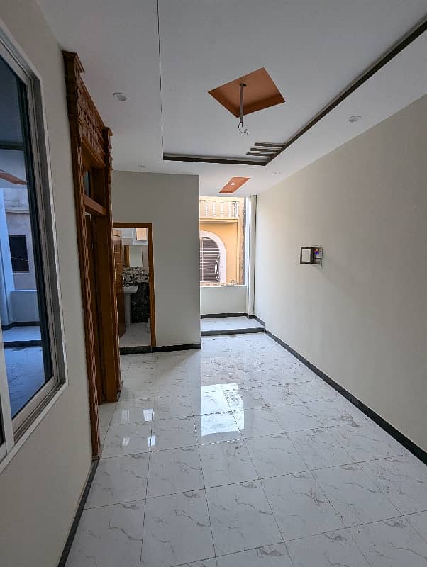 House In Sufyan Garden 4 Rooms, Big Car Parking 14