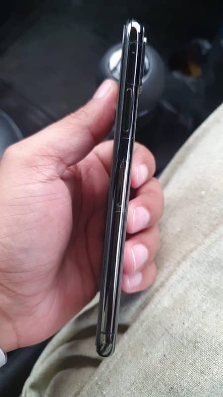 condition 10/10 ha pta proved iPhone xs 3