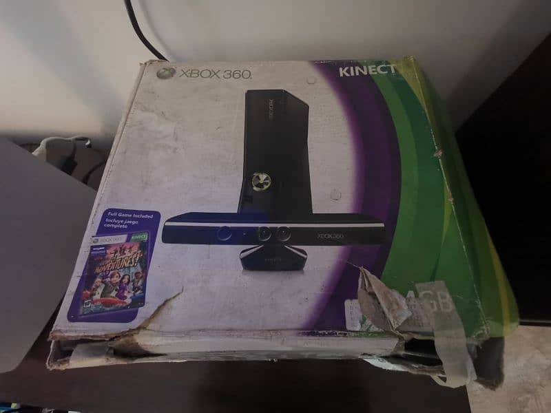 XBOX 360 SLIM WITH KINECT. USED WITH BOX AND DISC GAME(NON CRACKED) 2