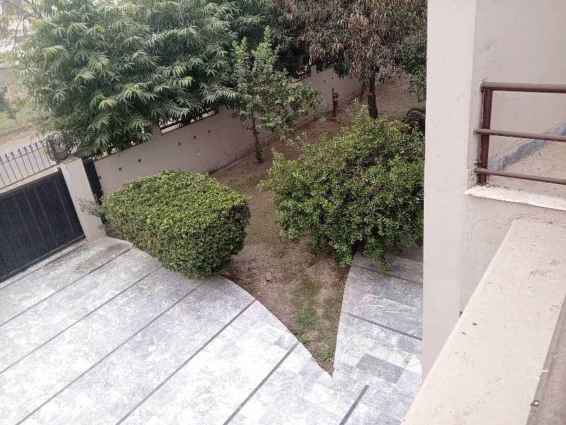 10 MARLA HOUSE FOR SALE IN MODEL TOWN BLOCK F 4