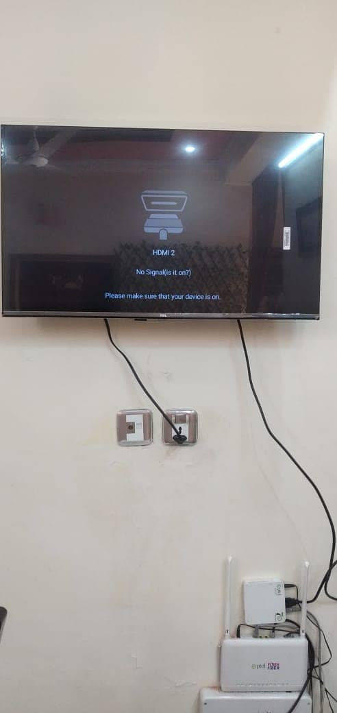 Tcl android LCD in new good condition and in warranty 1