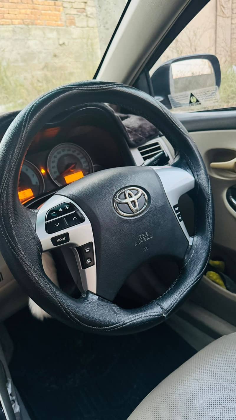 Toyota Corolla Altis 2012 1