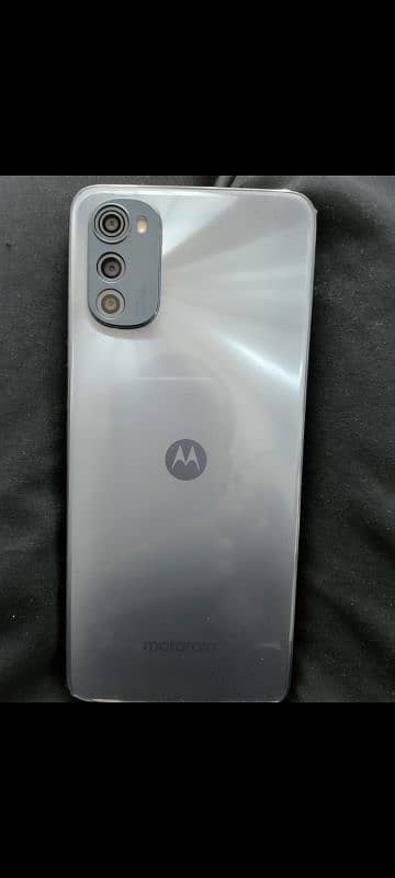 moto e32 (s) 4/64 0