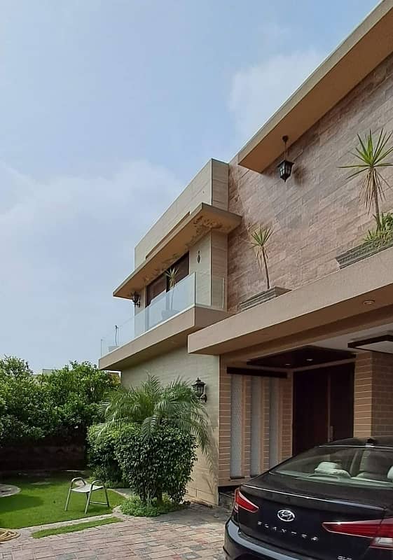 1 kanal beautiful design house for sale in dha phase 4 (Non-Furnished) 0