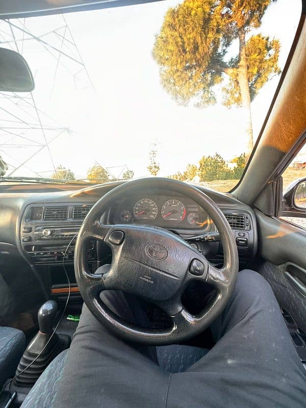 Toyota Corolla GLI 2000 4