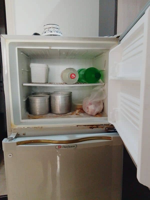 DAWLANCE REFRIGERATOR 2 DOOR 3