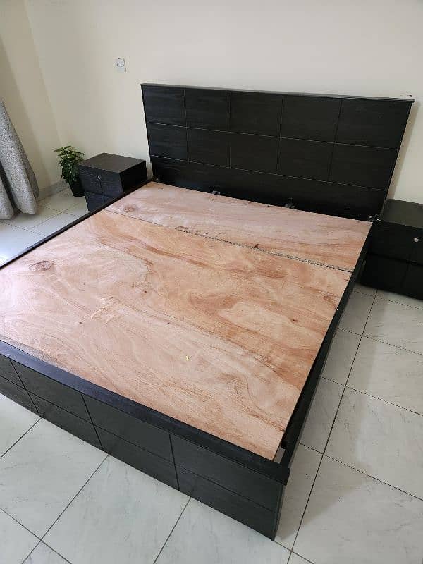 Double Bed for Sale - F-11 Islamabad - 2 side tables included 5