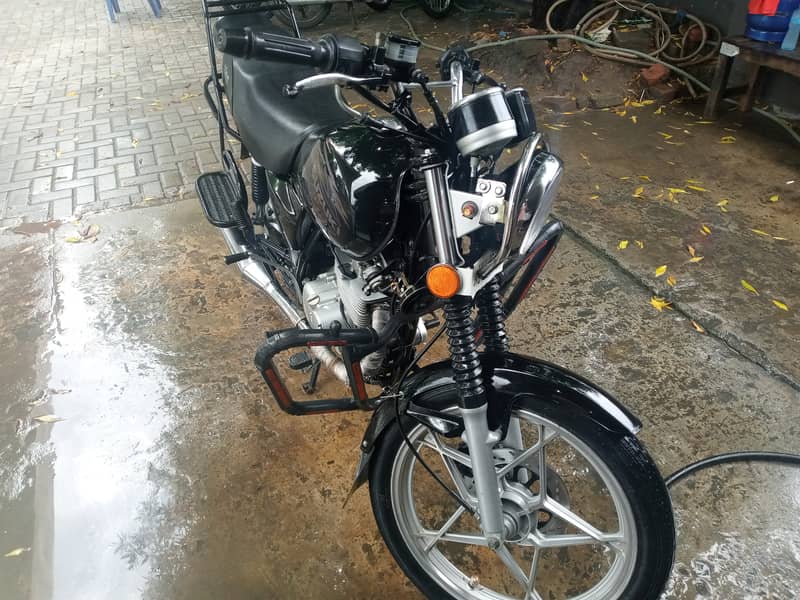 Suzuki GS 150 SE 0