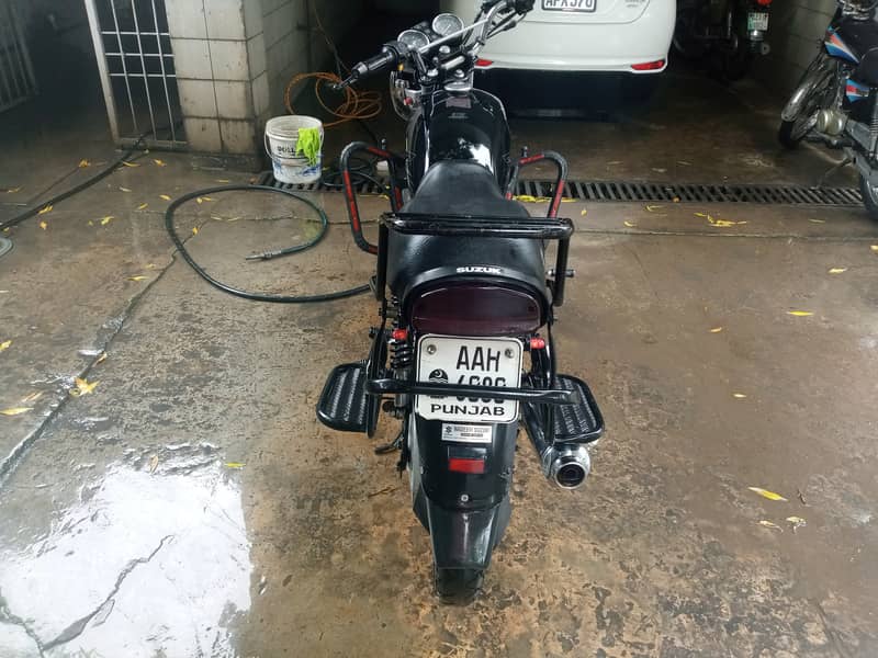 Suzuki GS 150 SE 3