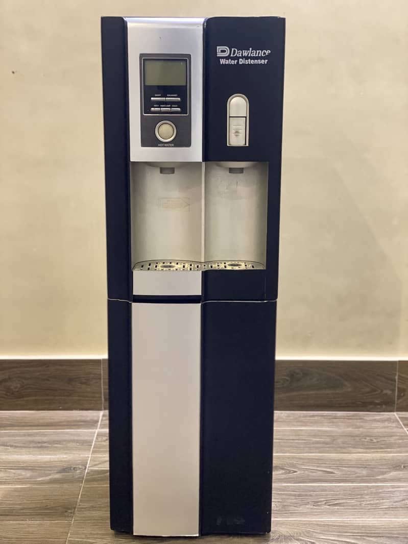 Water Dispenser with refrigerator 0