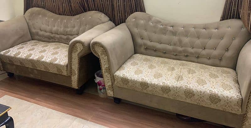 7-Seater Sofa Set With Table 3