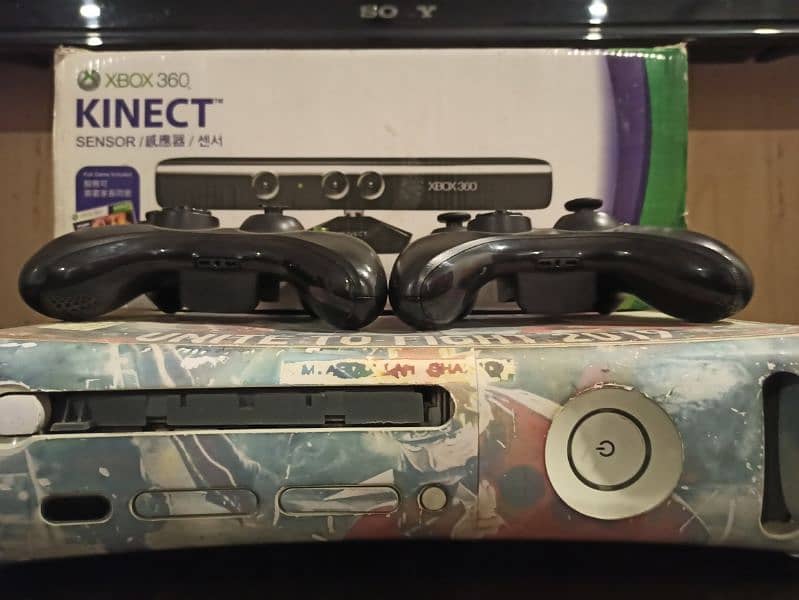 Xbox 360 with kinect sensor and 2 controllers 1