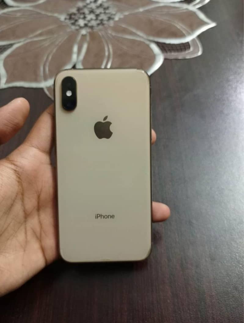 Iphone xs Golden Non. approved 64bg factory unlocked LL/A 5