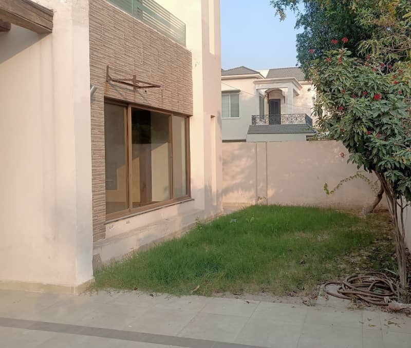 1 Kanal House Use Available For Sale 6