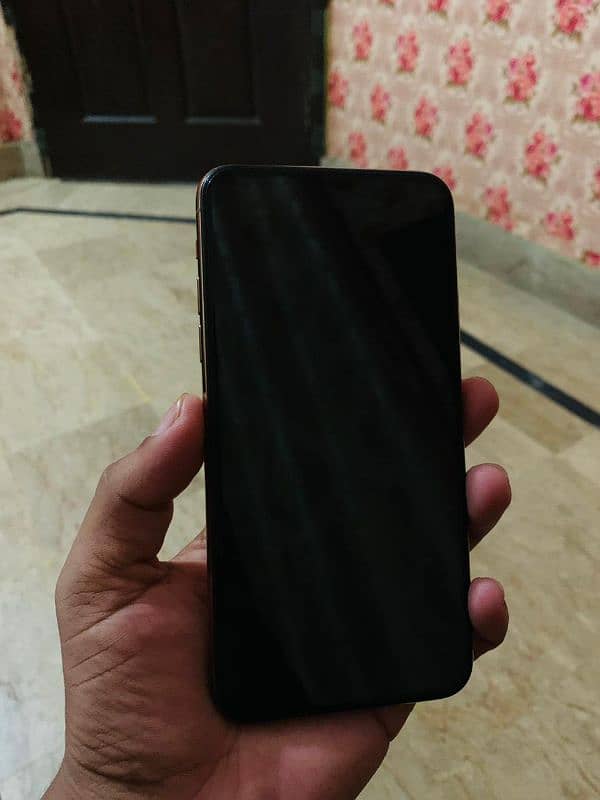 iphone 11 Pro Max 256GB NON PTA 1