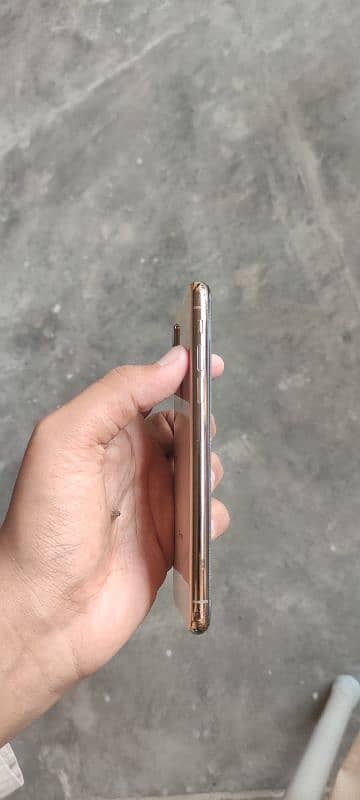 iPhone Xs non PTA 5